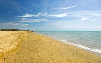 Hotel Palace s bazénom v Bibione, severný Jadran, zájazdy autobusovou a individuálnou dopravou do Talianska CK TURANCAR