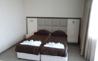 Hotel Kamenec - izba - letecký a autobusový zájazd CK Turancar - Bulharsko, Nesebar Hotel Kamenec - izba - letecký a autobusový zájazd CK Turancar - Bulharsko, Nesebar