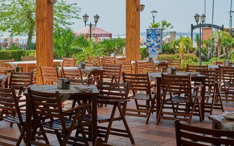 Sentido Bellevue Beach - terasa - letecký a autobusový zájazd - Bulharsko, Slnečné pobrežie Sentido Bellevue Beach - terasa - letecký a autobusový zájazd - Bulharsko, Slnečné pobrežie