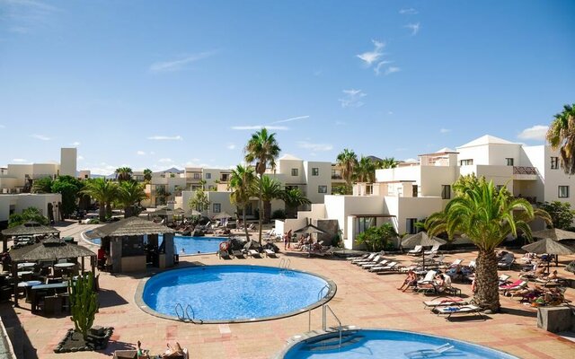 Vitalclass Sport & Wellness Resort Lanzarote - bazén - letecký zájazd CK Turancar - Lanzarote, Costa Teguise 