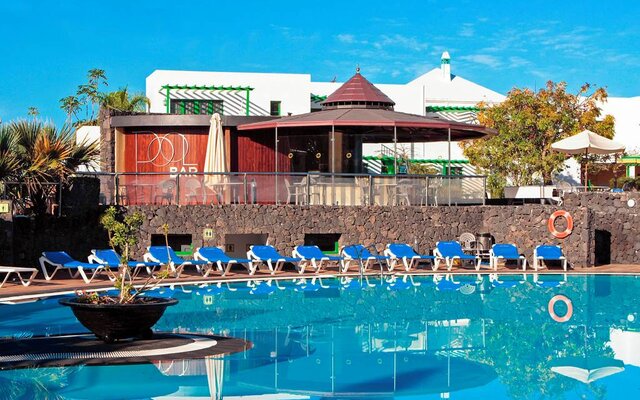 Caybeach Sun - bazén - letecký zájazd CK Turancar - Lanzarote, Playa Blanca