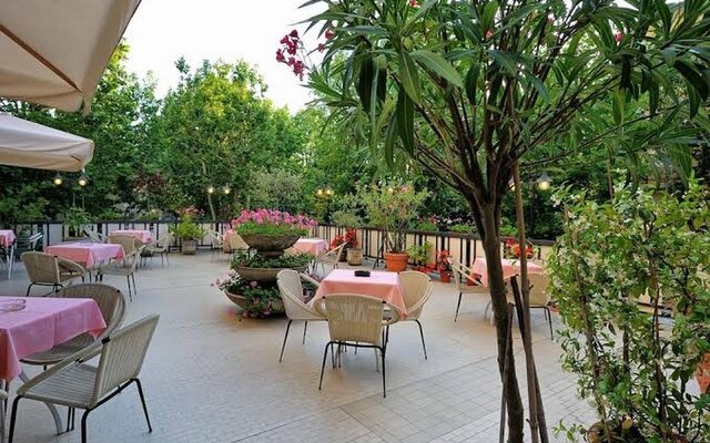 Hotel Miramare et De La Ville, Rimini Miramare - pobytové zájazdy CK TURANCAR vlastnou alebo autobusovou dopravou