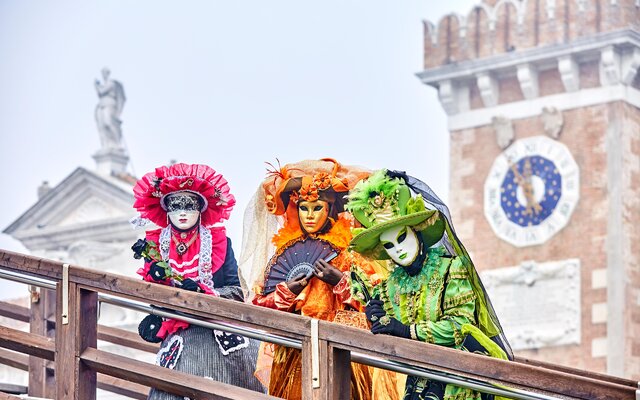 CK Turancar, Letecký poznávací zájazd, Taliansko, Karnevalové Benátky a výlet do Padovy, masky