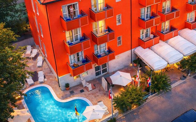 Hotel ARON - dovolenka v stredisku Viserbella di Rimini - zájazdy individuálnou a autobusovou dopravou do Talianska CK TURANCAR