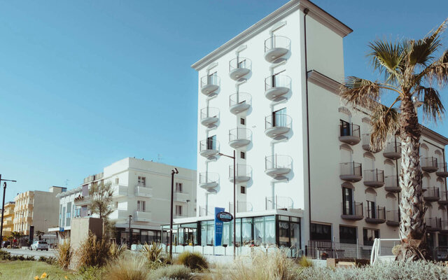 Hotel Emilia - RIMINI - dovolenka individuálnou a autobusovou dopravou  CK TURANCAR
