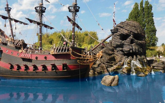 Paríž a rozprávkový Disneyland