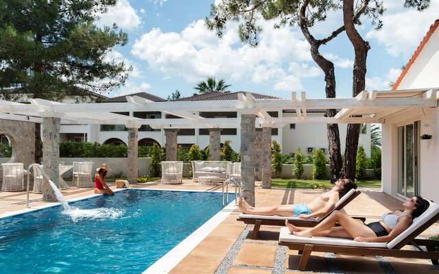 Hotel Alexandra Beach