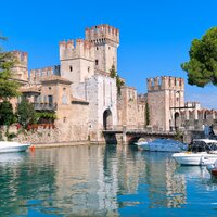 Autobusový poznávací zájazd, Taliansko, Okruh severným Talianskom, Sirmione, hrad Scalinger