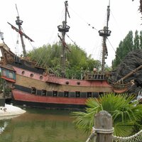 CK Turancar, autobusový poznávací zájazd, Paríž a Disneyland, Disneyland, pirátska loď
