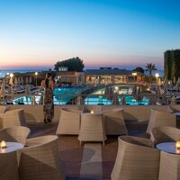 Grécko - Kréta - Hotel Bella beach-terasa-letecký zájazd CK Turancar-Kréta-Anissaras