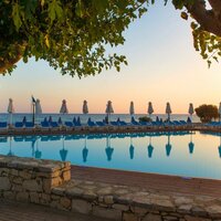 Hotel Silva beach - bazén - letecký zájazd CK Turancar - Kréta, Hersonissos