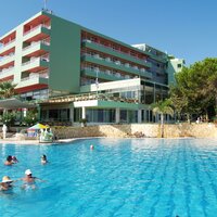 Grécko - Kréta - Hotel Eri beach-bazén-exteriér