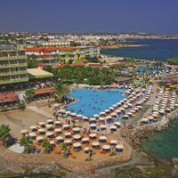 Hotel Eri Beach & Village - letecký záber - letecký zájazd CK Turancar - Kréta, Hersonissos