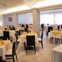 hotel OLD RIVER reštaurácia - CK TURANCAR - Taliansko, Lignano