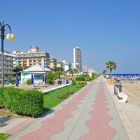 Hotel Miami s bazénom, promenáda,  Taliansko, Lido di Jesolo, CK TURANCAR
