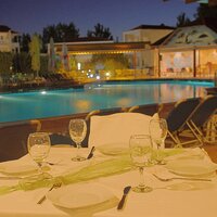 Letecký zájazd CK Turancar-Paralia-Hotel Grand Platon-bazén a reštaurácia