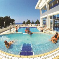 Hotel Brioni - bazén - autobusový zájazd CK Turancar - Chorvátsko, Istria, Pula