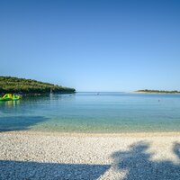 Hotel Centinera - pláž - autobusový zájazd CK Turancar - Chorvátsko, Istria, Pula