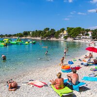 Hotel Centinera - pláž - autobusový zájazd CK Turancar - Chorvátsko, Istria, Pula