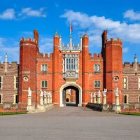 CK Turancar, Letecký poznávací zájazd,  Veľká Británia, Okruh južným Anglickom, Hampton Court Palace