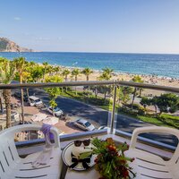 Kleopatra Ada Beach - bočný výhľad na more - letecký zájazd CK Turancar - Turecko, Alanya