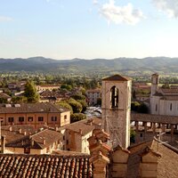 Autobusový poznávací zájazd, Taliansko, Umbria, Gubbio, historické centrum 