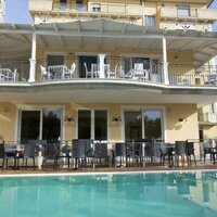 Hotel Mocambo - autobusový zájazd CK Turancar (San Benedetto del Tronto - Palmová riviéra)