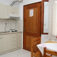 Apartmány Christos - autobusová doprava Chalkidiki-Polichrono-kuchynka