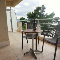 Apartmány Mateo - terasa - Chorvátsko Omiš Nemira - autobusový zájazd CK Turancar