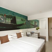 Hotel Neptun - dvojlôžková izba štandard - Chorvátsko Tučepi - autobusový zájazd CK Turancar