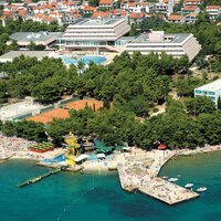 Hotel Olympia - pláž - autobusový zájazd CK Turancar - Chorvátsko - Vodice