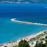 Penzión Rogač - mestská pláž Omiš - autobusový zájazd CK Turancar - Chorvátsko - Omiš (Duće)