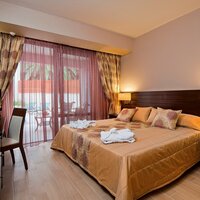 Hotel Porto Platanias Beach - izba so súkromným bazénom - letecký zájazd CK Turancar - Kréta, Platanias