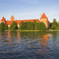 CK Turancar, autobusový poznávací zájazd, Pobaltie, Litva, ostrovný hrad Trakai