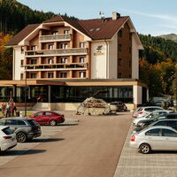 Hotel Impozant - hlavná budova - individuálny zájazd CK Turancar - Slovensko, Valča
