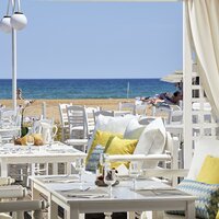 Hotel Mythos Palace Resort - bar na pláži - letecký zájazd CK Turancar - Kréta, Georgioupolis Kournas