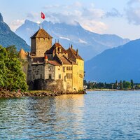 Autobusový poznávací zájazd, Švajčiarsky okruh, hrad Chillon, Ženevské jazero