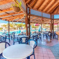 HL Club Playa Blanca - terasa - letecký zájazd CK Turancar - Lanzarote, Playa Blanca