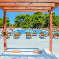 Depandance Flora/Madera - bazén - autobusový zájazd CK Turancar - Chorvátsko, Vodice