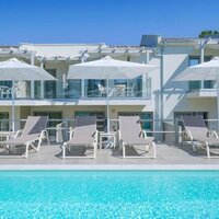 Apartmány Elegant - exteriér - bazén -  zájazd CK TURANCAR