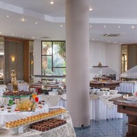 Hotel Athina Palace - bufetové stoly - letecký zájazd CK Turancar - Kréta, Mades