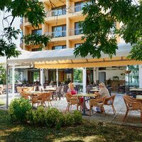 Hotel Paradise- Bulharsko - letecky a autokarový zájazd - Pomorie s CK Turancar- reštaurácia vonkajšia