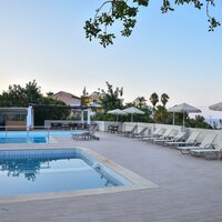 Hotel Bali Mare - bazén - letecký zájazd CK Turancar - Kréta, Bali