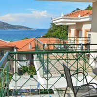 Apartmánový dom Vergina-Thasos-Skala Potamias-autobusový zájazd CK TURANCAR-balkón-výhľad
