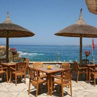 Cynthiana Beach Hotel - plážový bar - letecký zájazd CK Turancar - Cyprus, Paphos