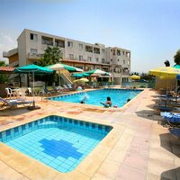 Patsas Apartments - bazén - letecký zájazd CK Turancar - Cyprus, Coral Bay