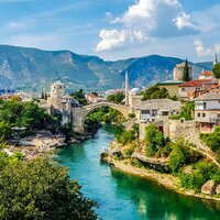CK Turancar, autobusový poznávací zájazd, Balkán, Bosna a Hercegovina, Mostar, starý most a panoráma mesta