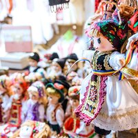 CK Turancar, autobusový poznávací zájazd, Rumunsko - Sedmohradsko a Transylvánia, bábika v tradičnom odeve
