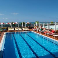 Hotel Vivas - bazén - Albánsko Durres - letecký zájazd CK Turancar