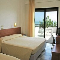 Hotel Sunrise - izba - autobusový zájazd CK Turancar (San Benedetto del Tronto - Palmová riviéra)